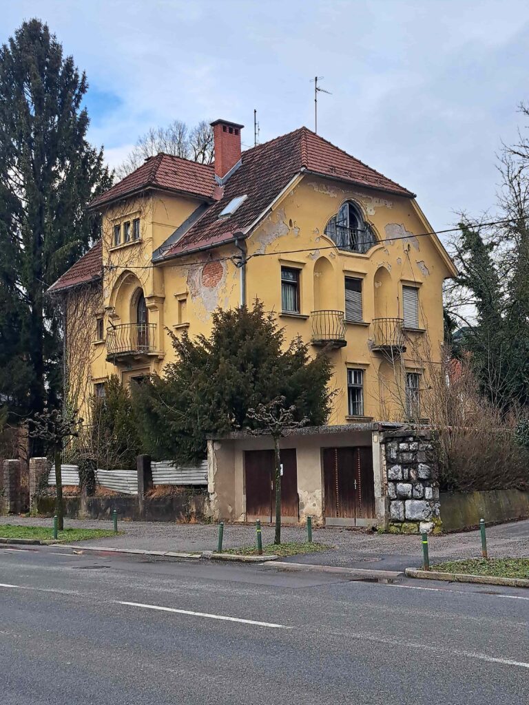 Ivan Vurnik: Vila Adlešič, Ljubljana, 1922–1923, južna fasada (foto: Franci Lazarini)